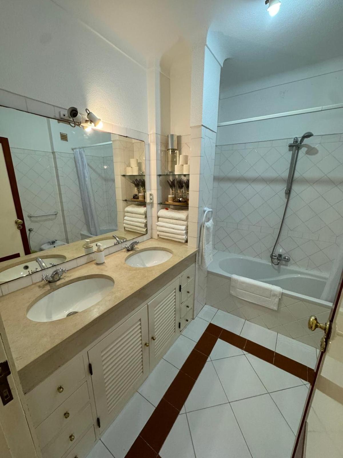 Villa 46 Hostel Лагуш Екстер'єр фото